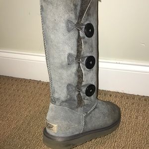 Size 8, Gray, Tall, Bailey Button UGG boots